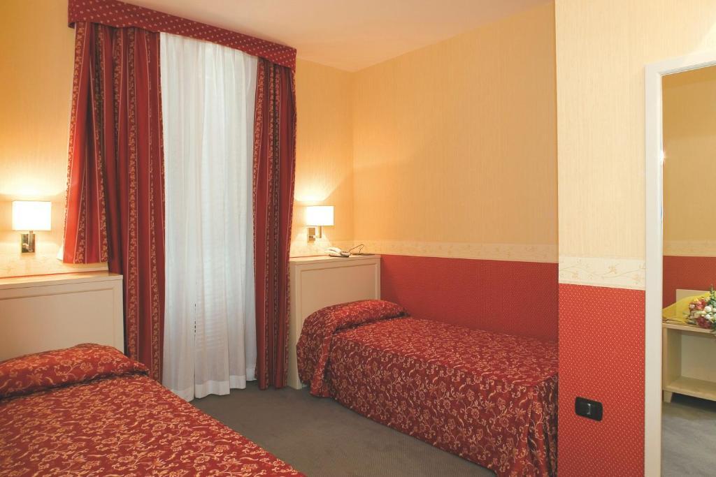 Hotel Mosca Monza Habitación foto