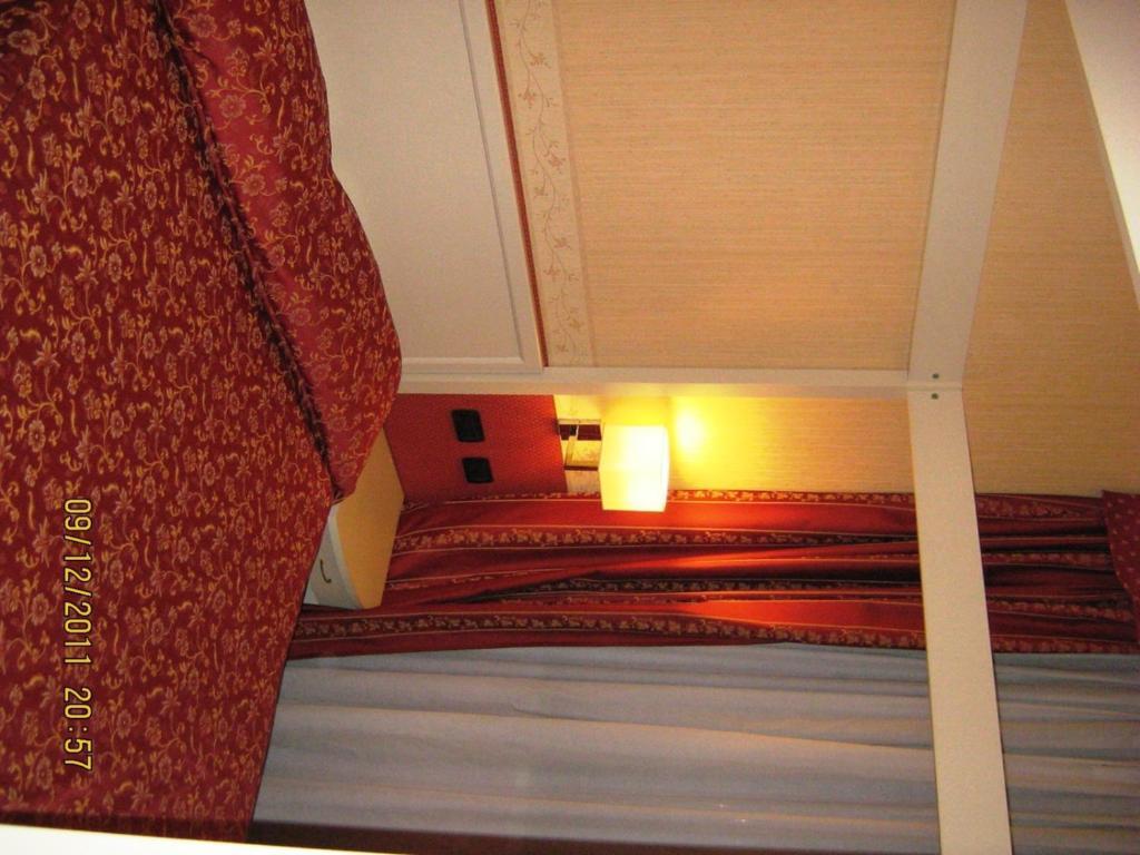 Hotel Mosca Monza Habitación foto